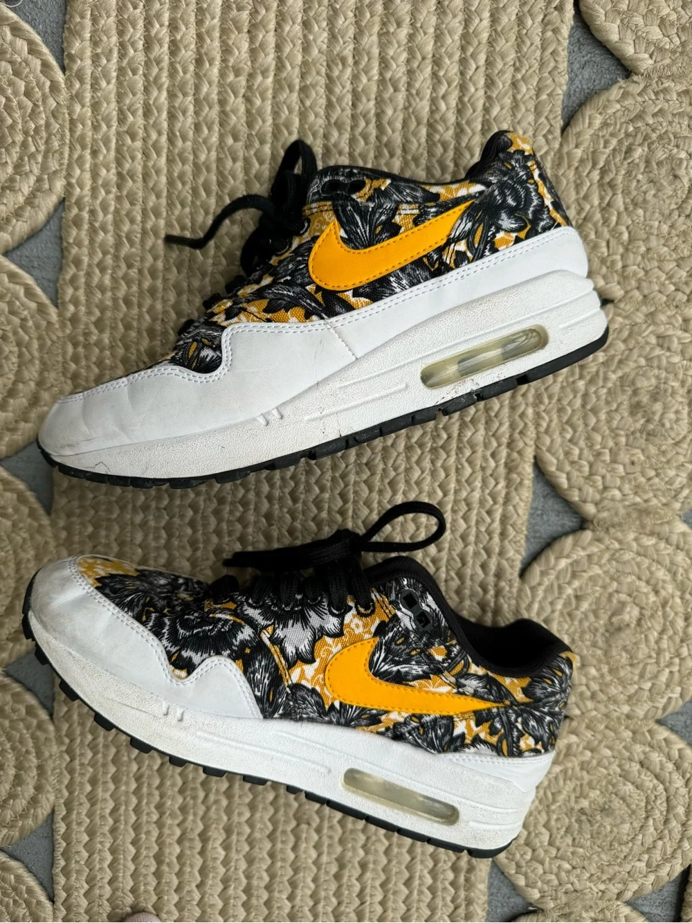 Nike eye catching